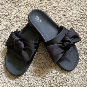❤️ MOSSIMO Black Satin Bow Slides ❤️
